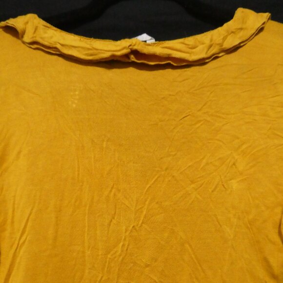 H&M | medium | Ruffled Yellow Rayon Long Sleeve Knit Shirt - Picture 12 of 16